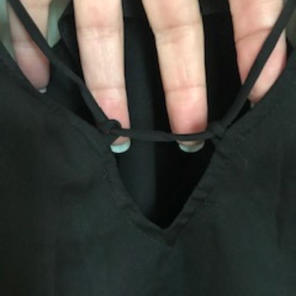 Nasty Gal V- Neck Halter Top - Picture 4 of 9